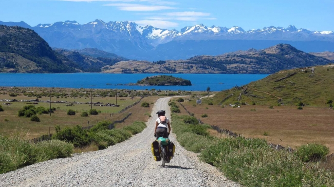 Bike between lakes and mountain range